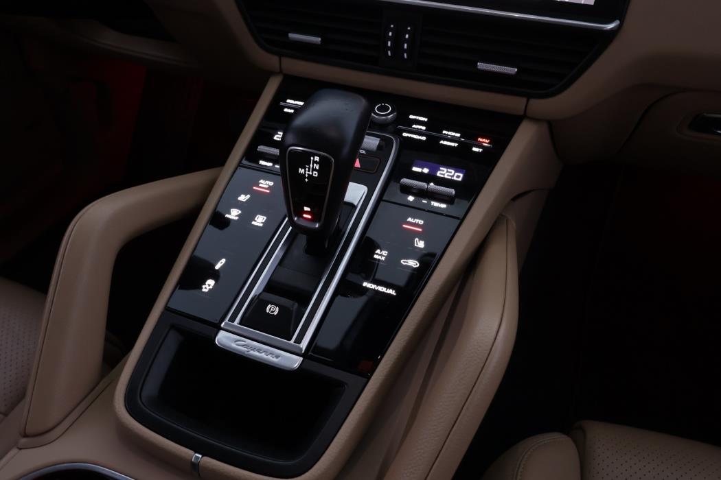 PORSCHE Cayenne 2021