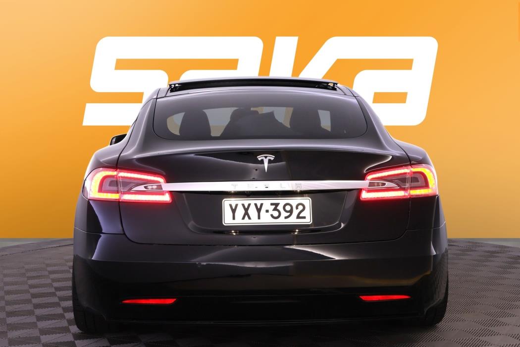 TESLA Model S 2018