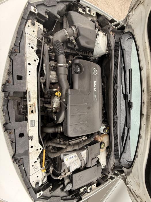 OPEL Astra 2012