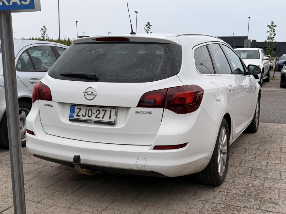 OPEL Astra 2012