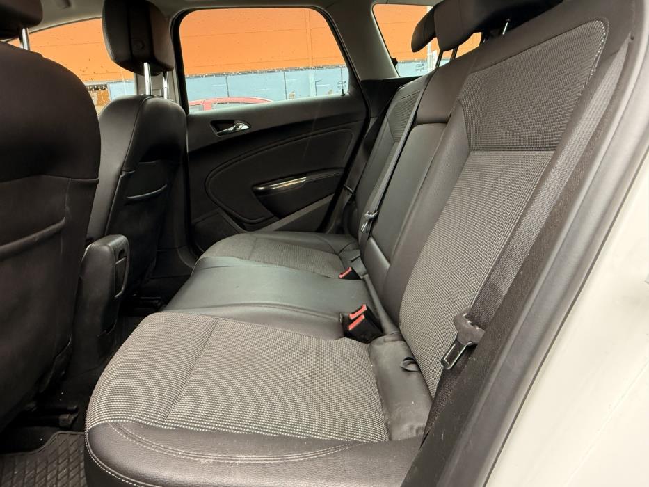 OPEL Astra 2012