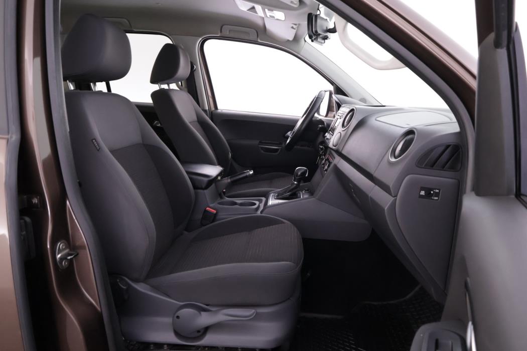 VOLKSWAGEN Amarok 2016