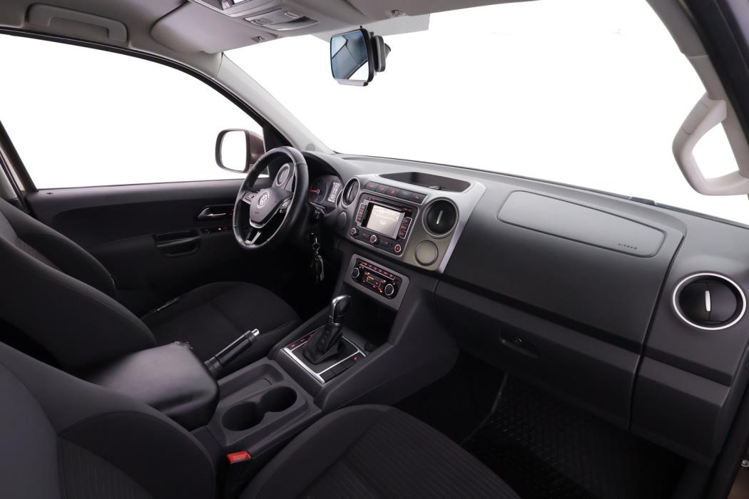 VOLKSWAGEN Amarok 2016