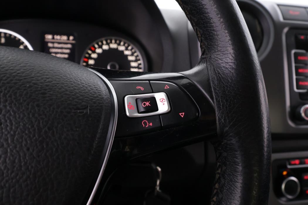 VOLKSWAGEN Amarok 2016