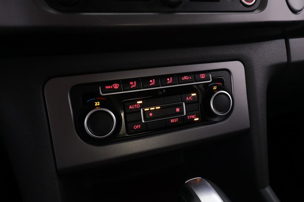 VOLKSWAGEN Amarok 2016