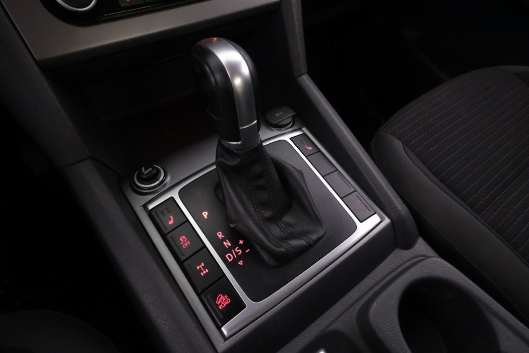 VOLKSWAGEN Amarok 2016