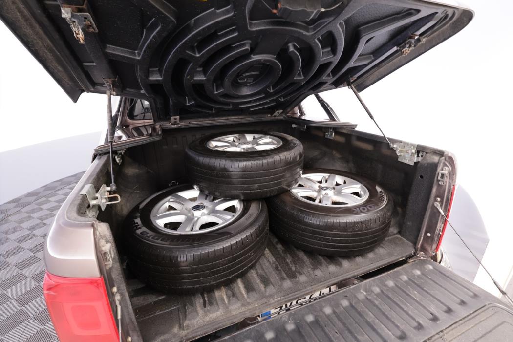 VOLKSWAGEN Amarok 2016