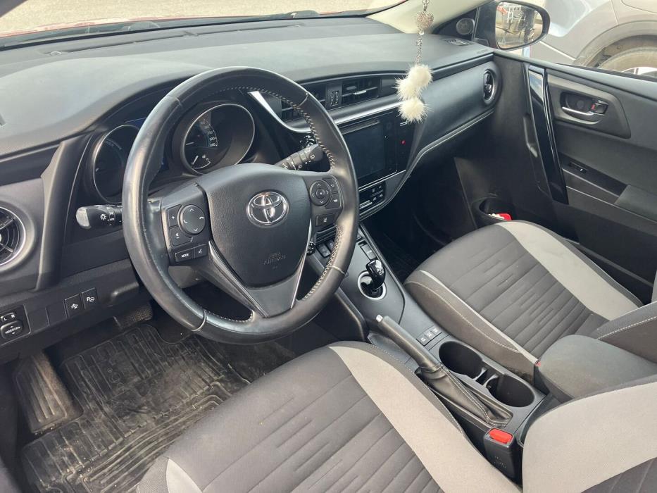 TOYOTA Auris 2017