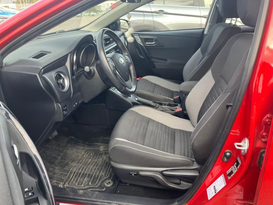 TOYOTA Auris 2017