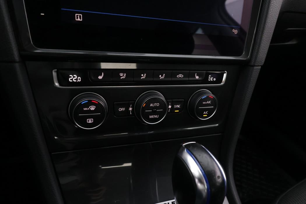 VOLKSWAGEN Golf 2018