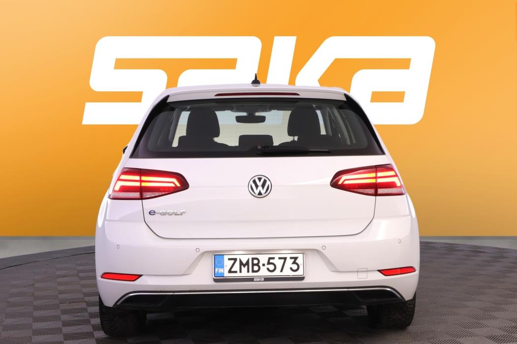 VOLKSWAGEN Golf 2018