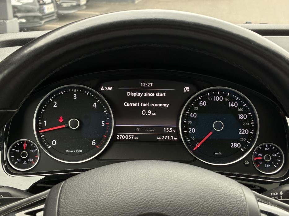 VOLKSWAGEN Touareg 2012