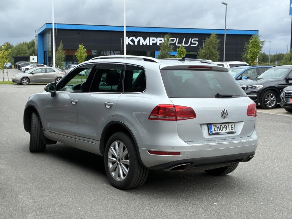 VOLKSWAGEN Touareg 2012