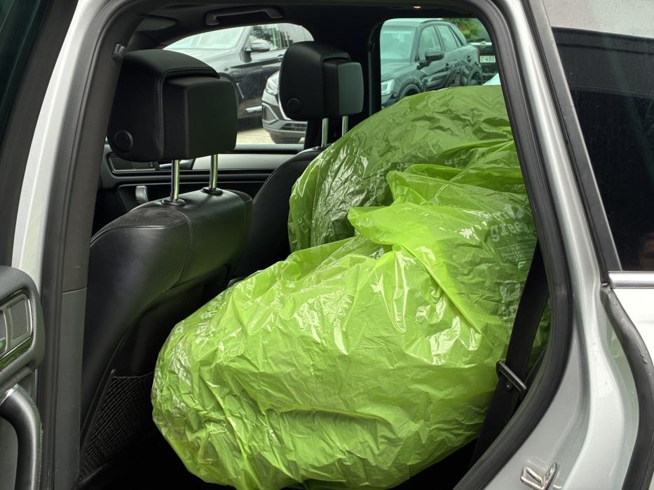 VOLKSWAGEN Touareg 2012