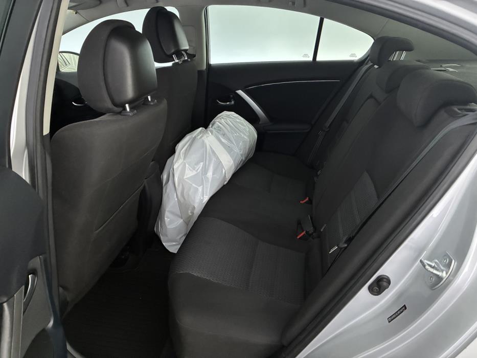 TOYOTA Avensis 2012