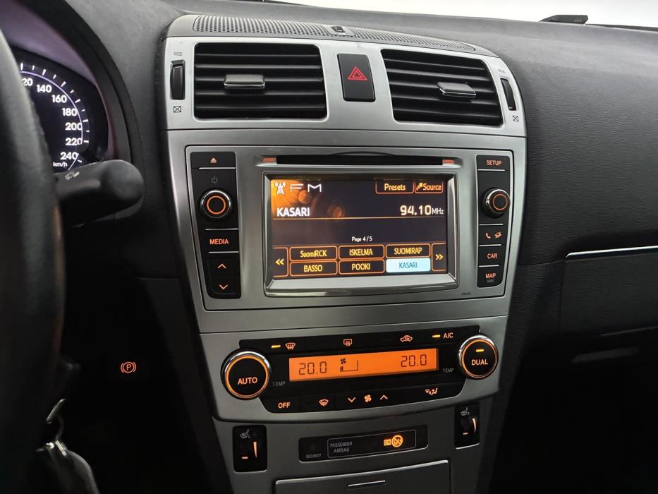 TOYOTA Avensis 2012