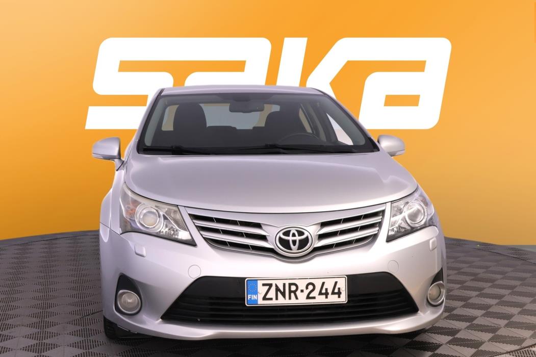 TOYOTA Avensis 2012