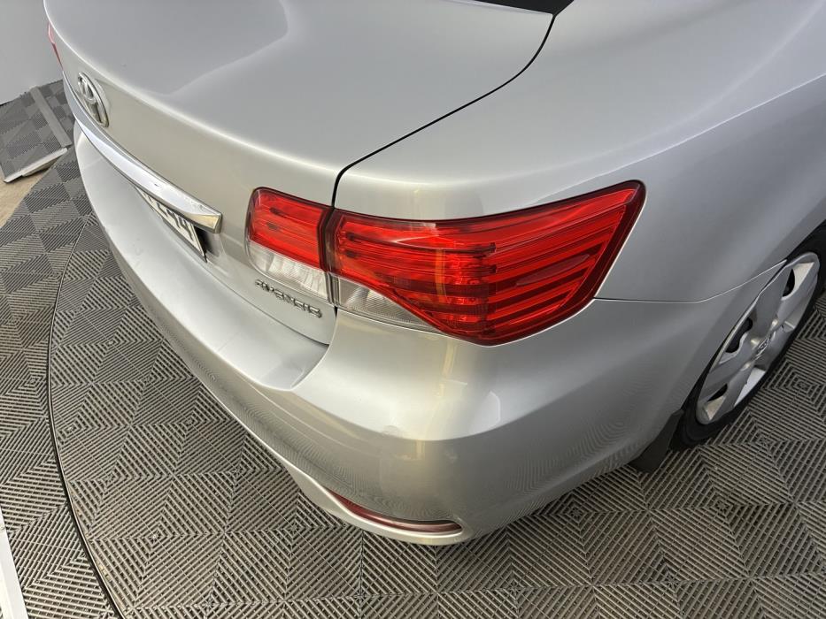 TOYOTA Avensis 2012