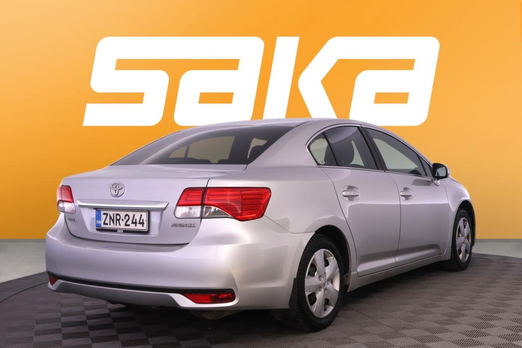 TOYOTA Avensis 2012