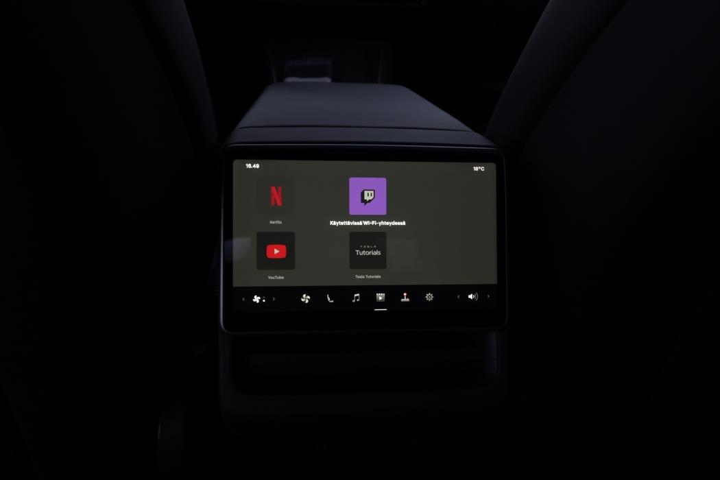 TESLA Model Y 2025
