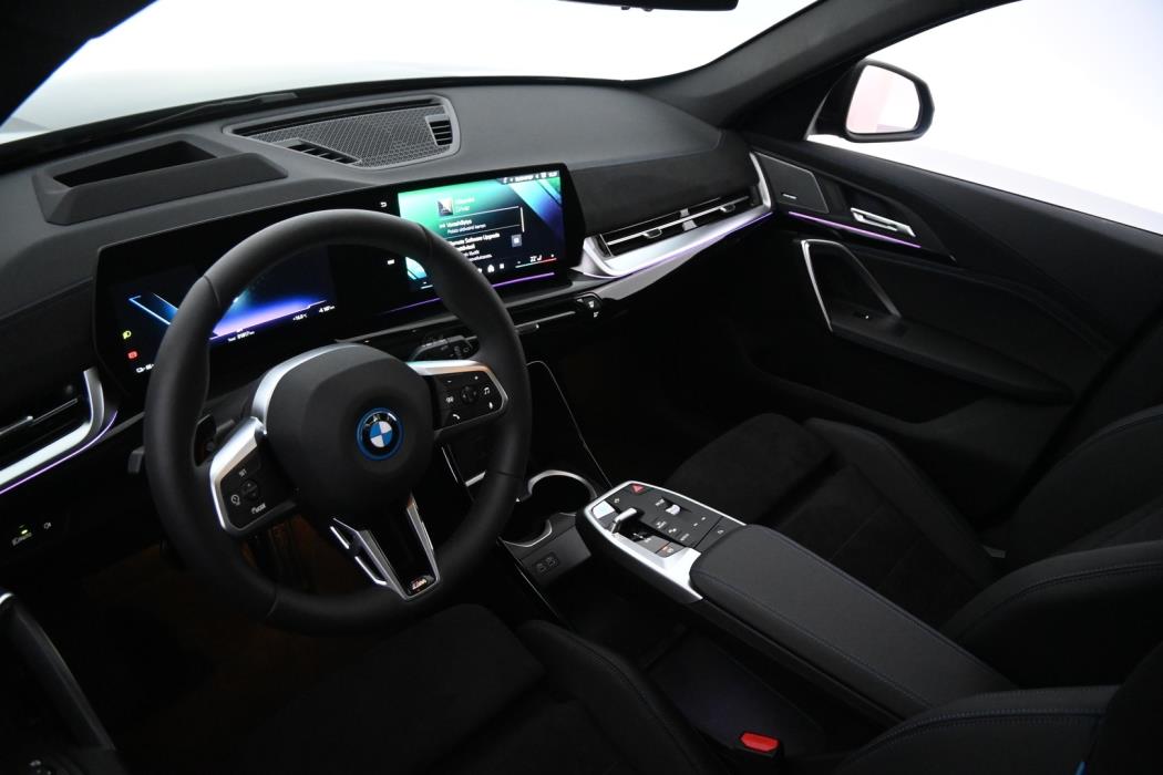 BMW iX1 2025