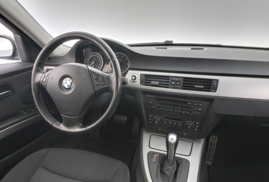 BMW 320 2005