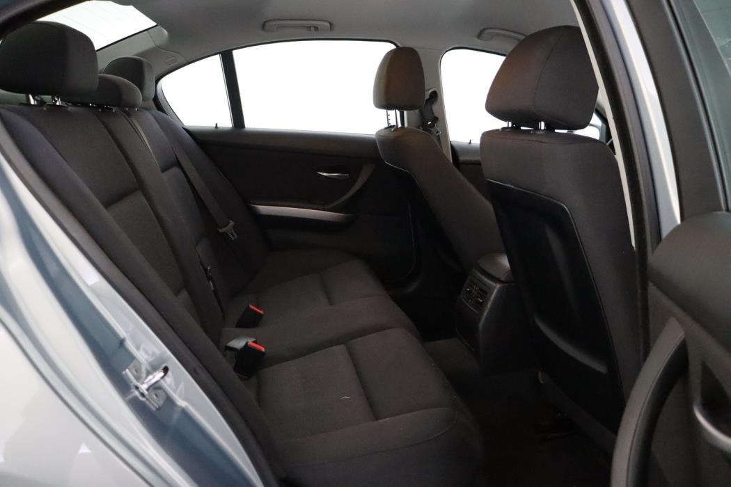 BMW 320 2005