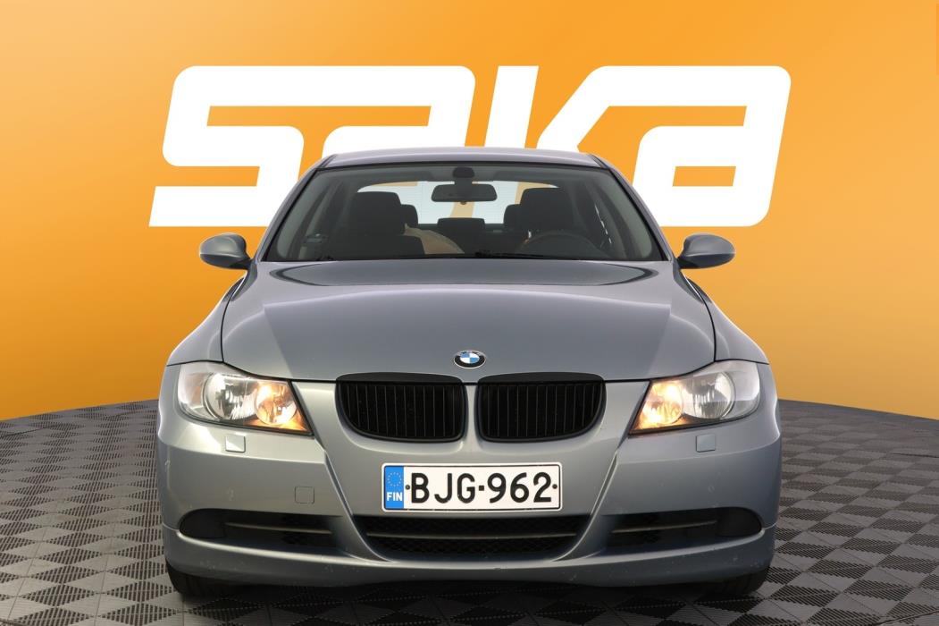 BMW 320 2005