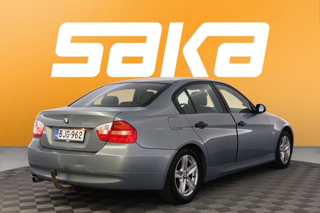 BMW 320 2005