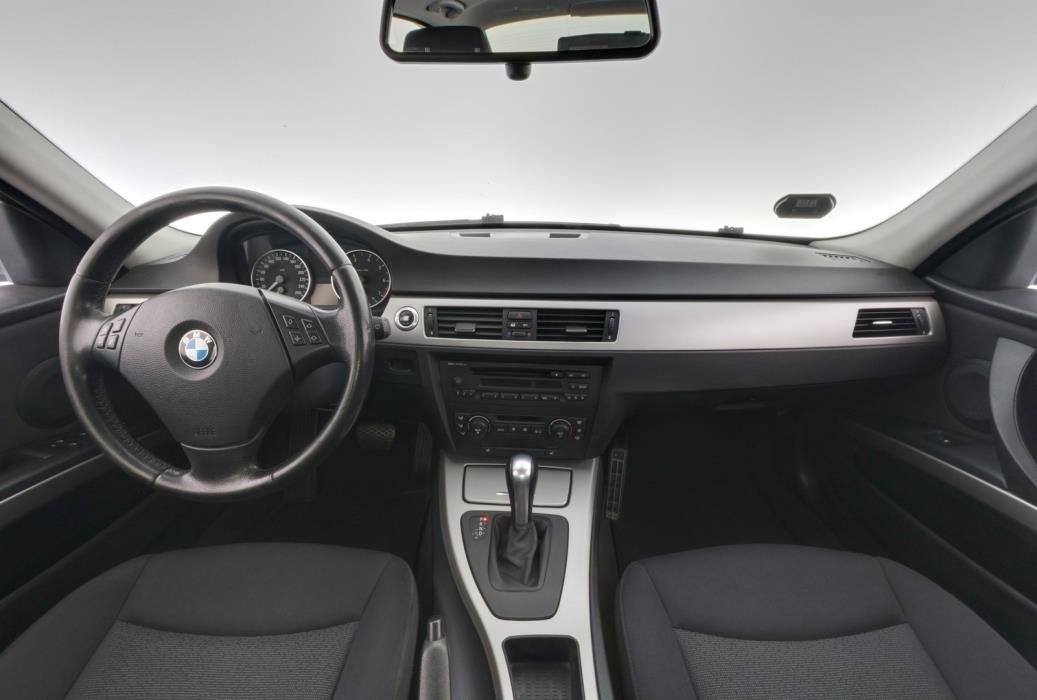 BMW 320 2005