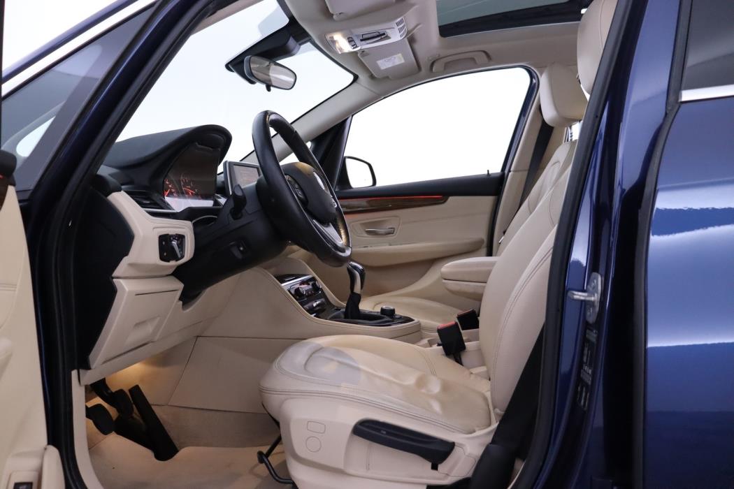 BMW 218 2015
