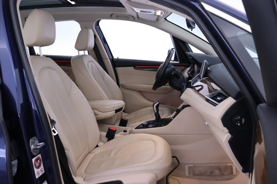 BMW 218 2015