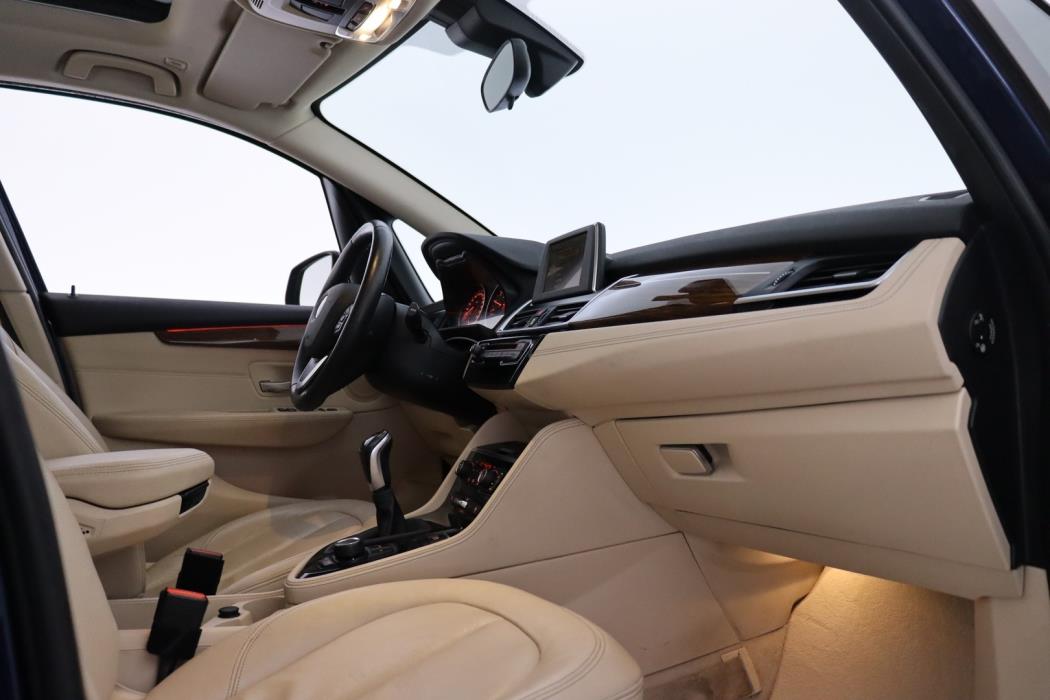 BMW 218 2015