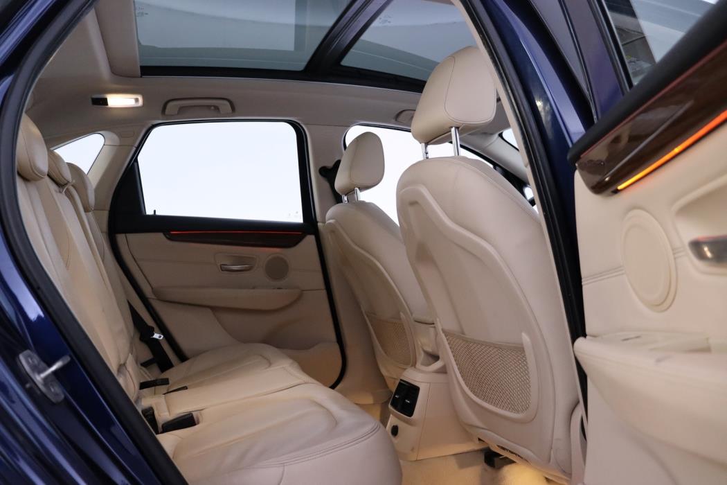 BMW 218 2015