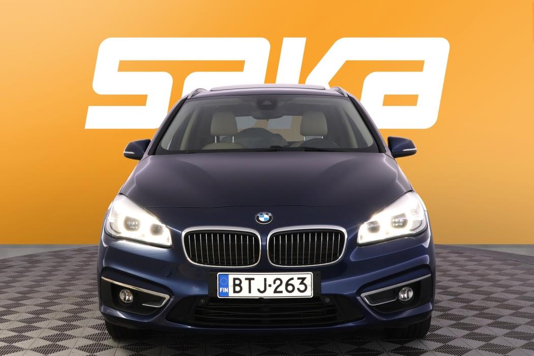 BMW 218 2015