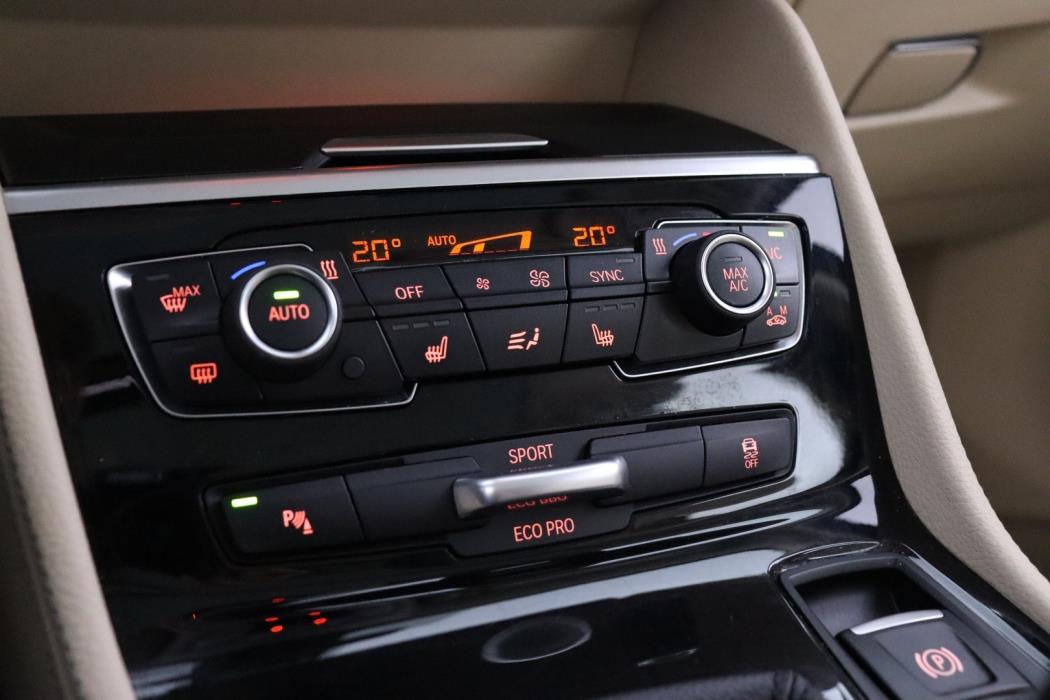 BMW 218 2015