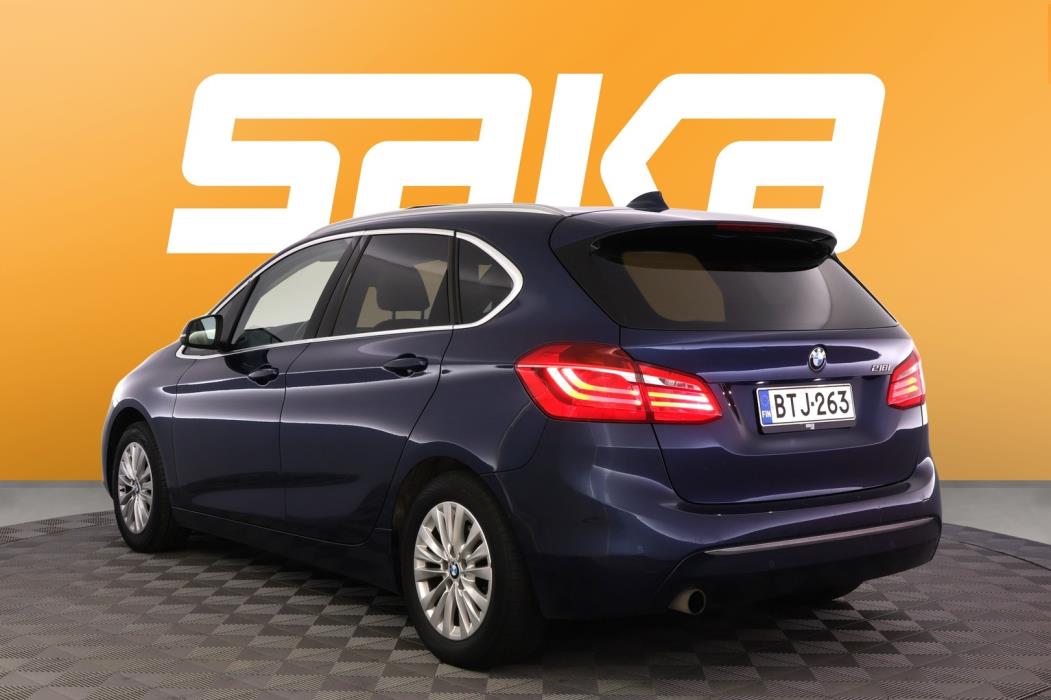 BMW 218 2015