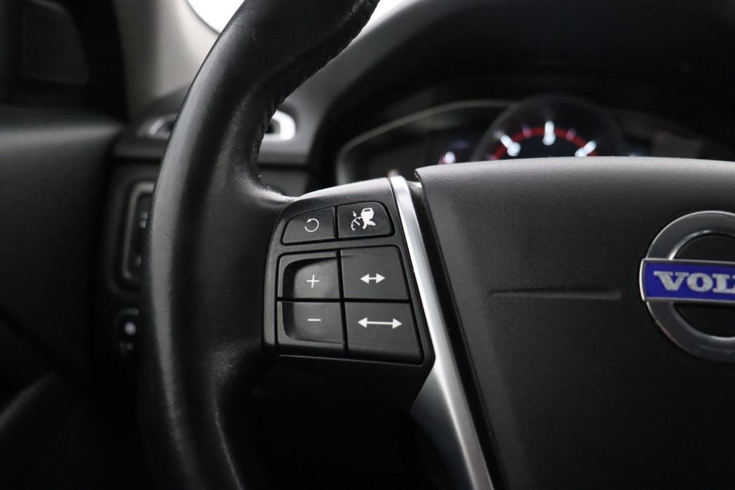 VOLVO XC70 2016