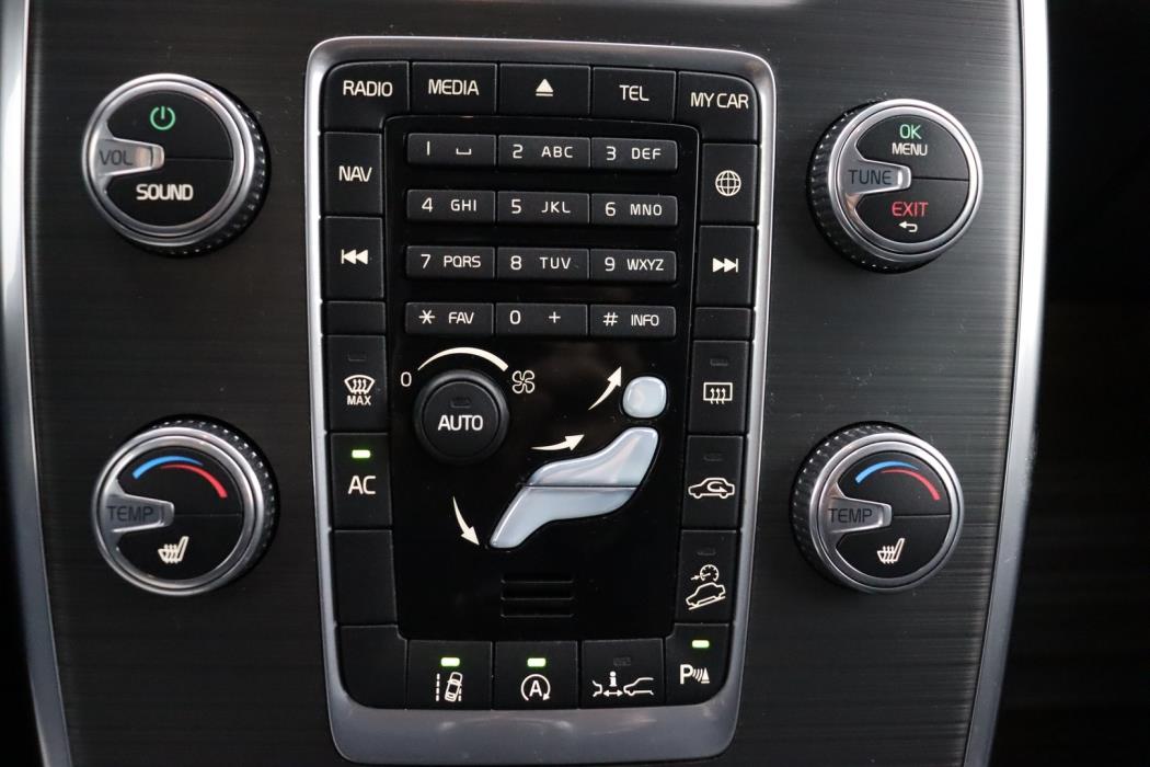 VOLVO XC70 2016