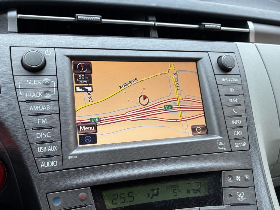 TOYOTA PRIUS PLUG-IN HYBRID 2012