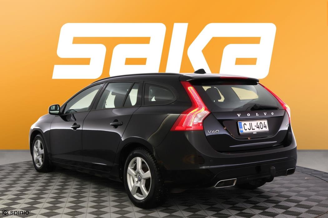 VOLVO V60 2015