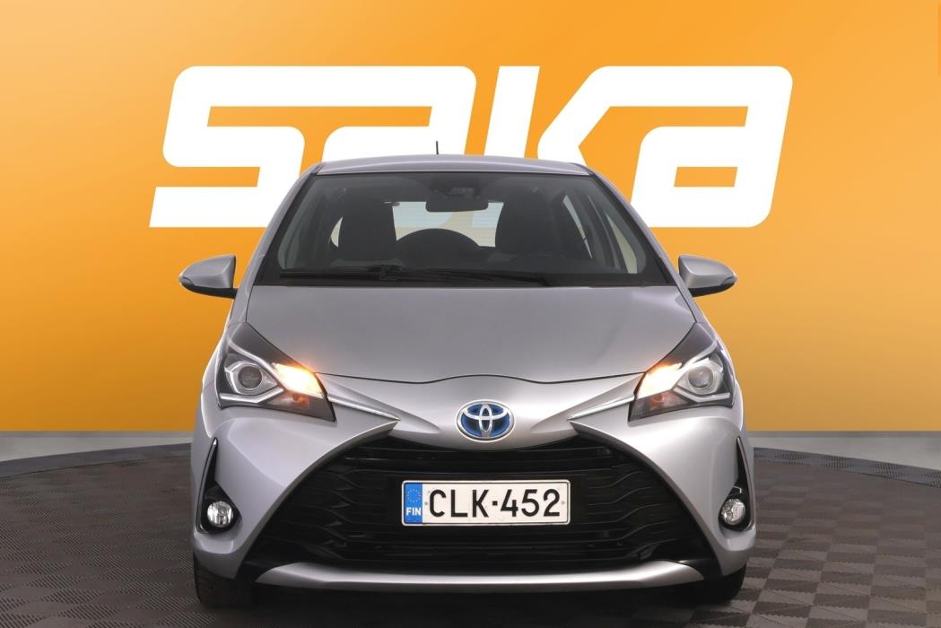 TOYOTA Yaris 2018