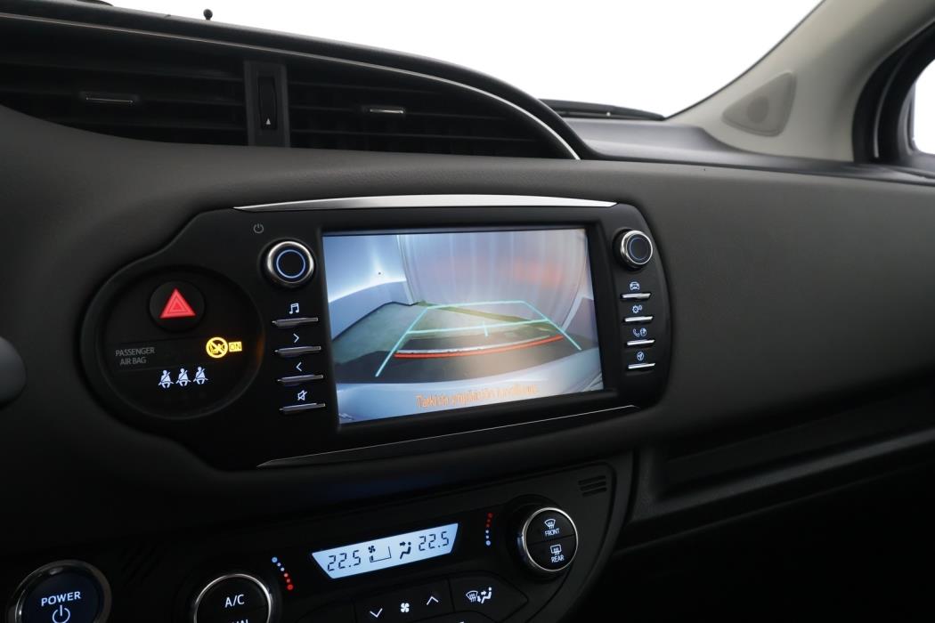 TOYOTA Yaris 2018