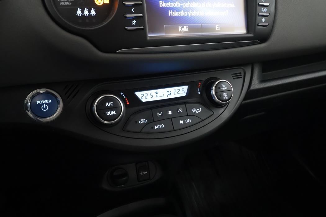 TOYOTA Yaris 2018