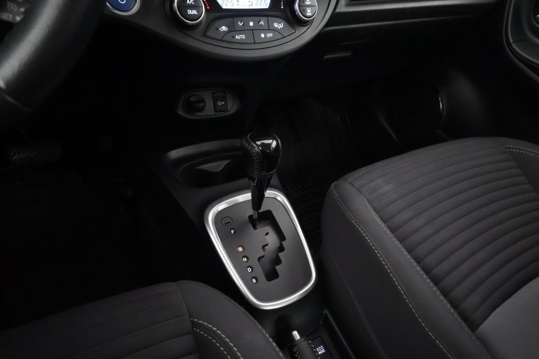 TOYOTA Yaris 2018