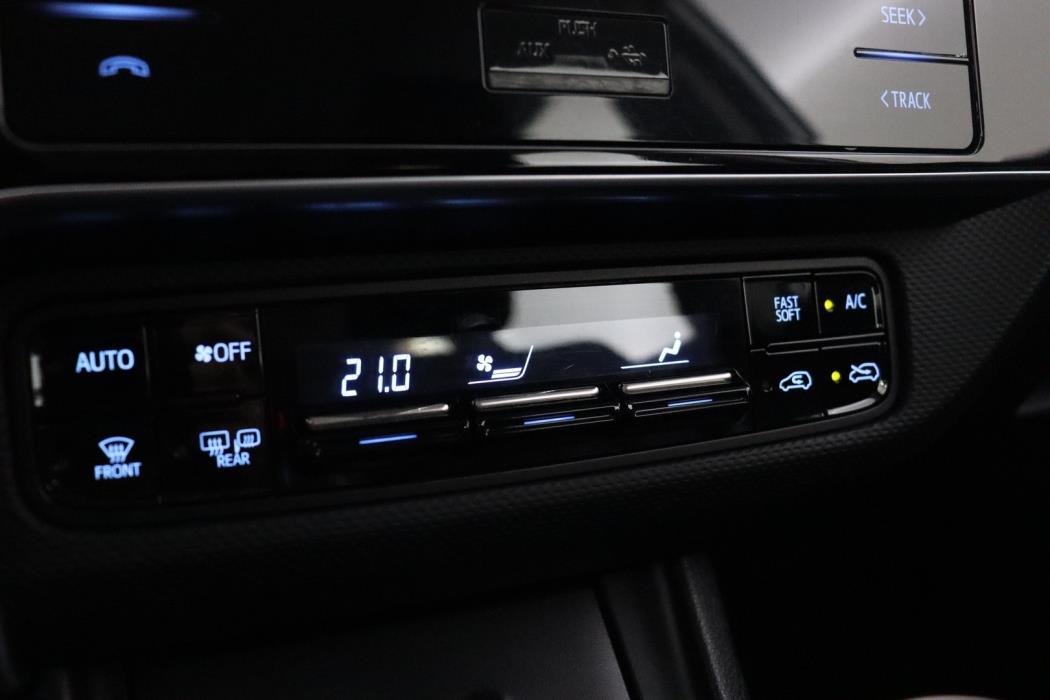 TOYOTA Auris 2016