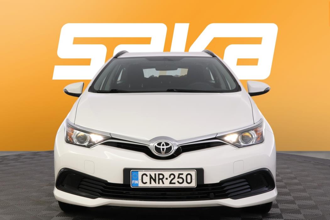 TOYOTA Auris 2016