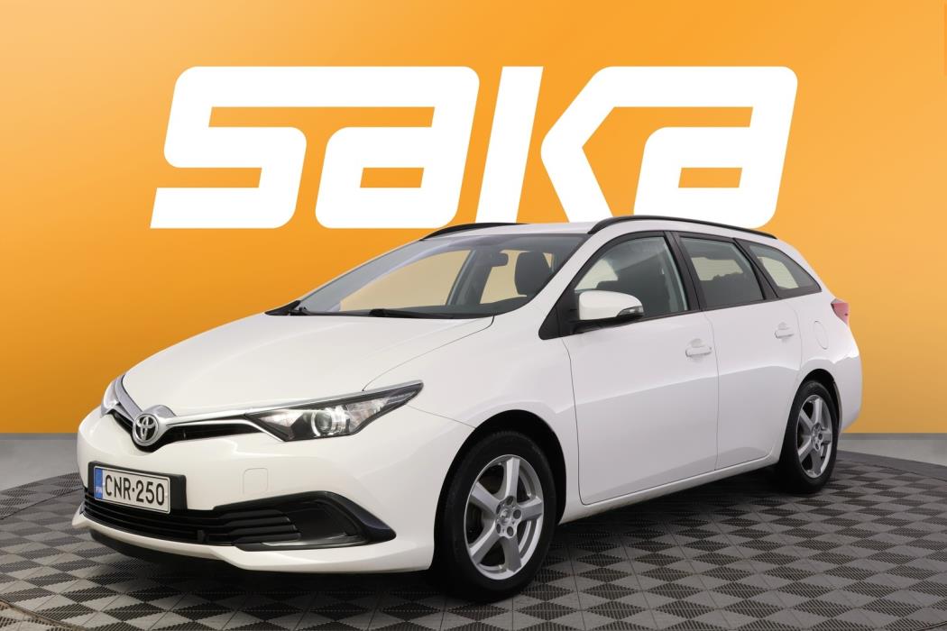 TOYOTA Auris 2016