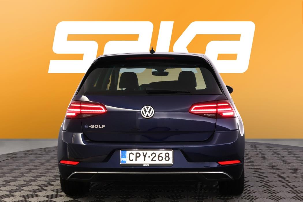 VOLKSWAGEN Golf 2018
