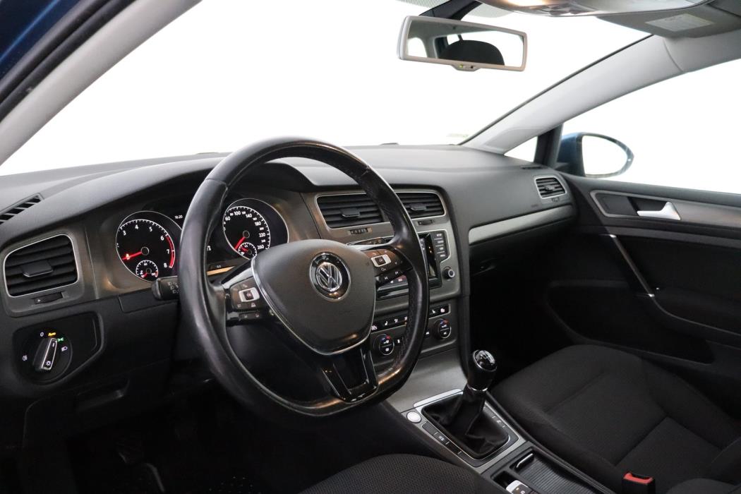VOLKSWAGEN Golf 2014